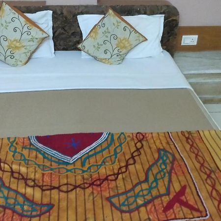 Hotel Damjis Ahmedabad Exterior photo