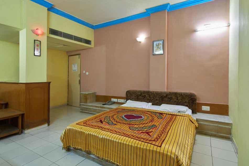 Hotel Damjis Ahmedabad Exterior photo