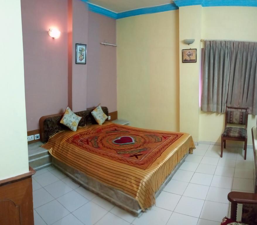 Hotel Damjis Ahmedabad Exterior photo