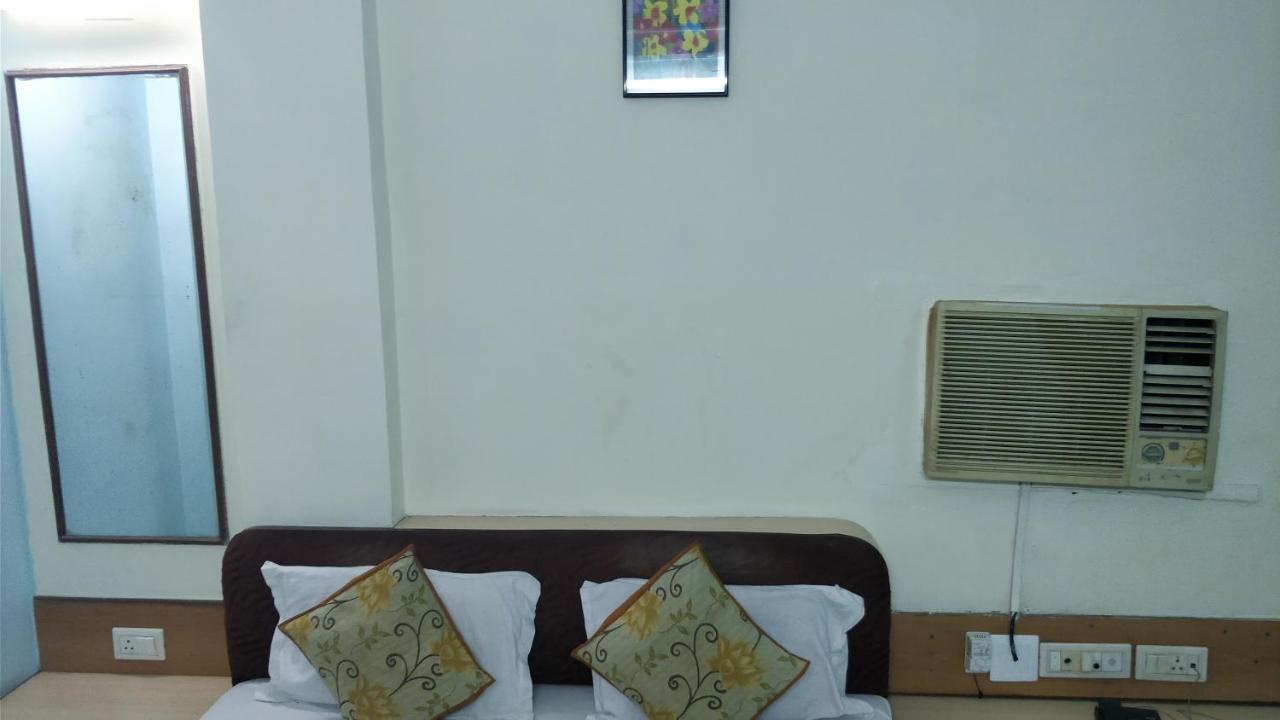 Hotel Damjis Ahmedabad Exterior photo
