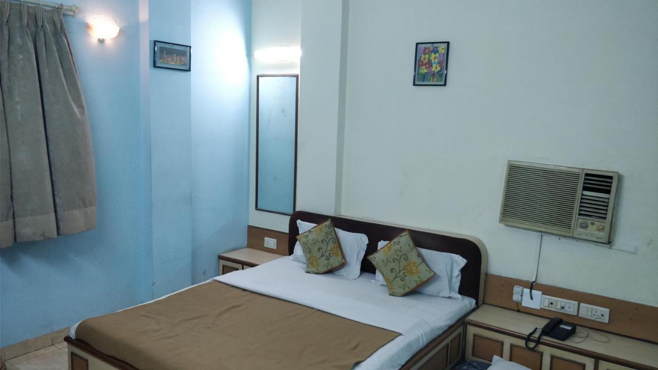 Hotel Damjis Ahmedabad Exterior photo